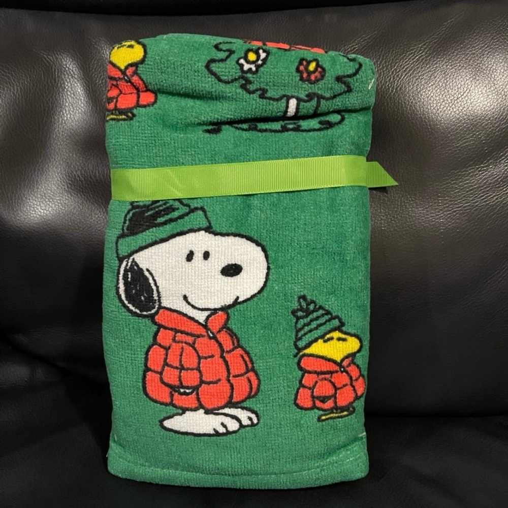 Christmas Peanuts Snoopy Hand Towels, Set of 2